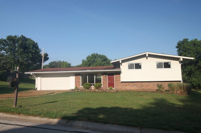 Primary Photo - 1215 Mesa Dr