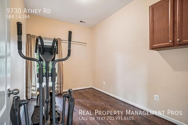 Building Photo - 9730 Athey Rd