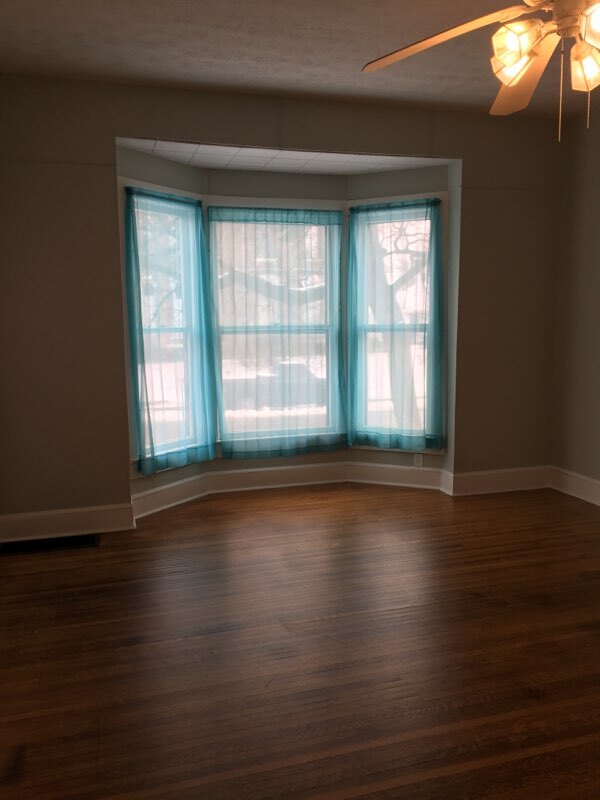 Building Photo - 900 N 10th St