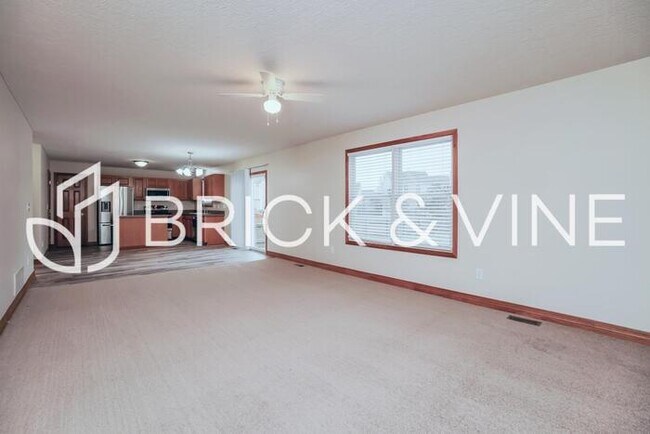 Building Photo - 362 Millett Dr