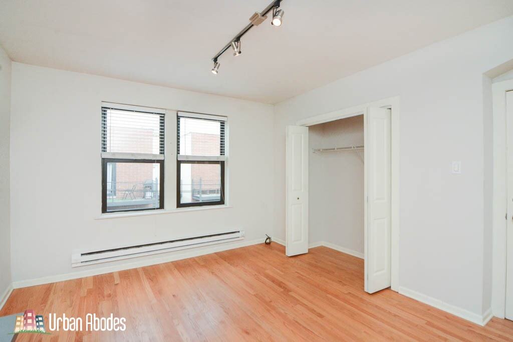 Building Photo - 2832 W Palmer St