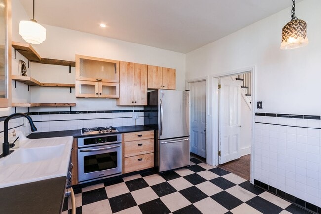 Building Photo - Charming Olde Richmond Home