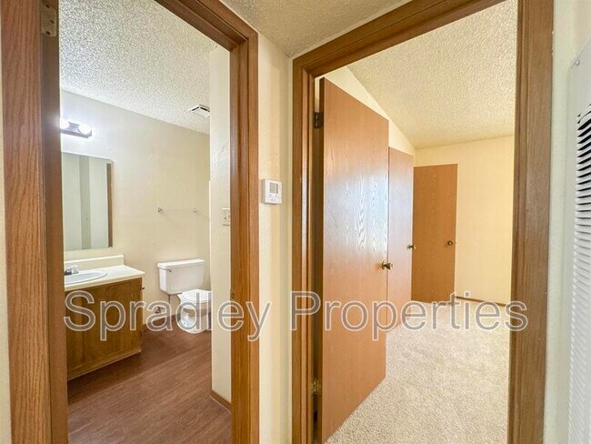 Building Photo - 120 W Main St