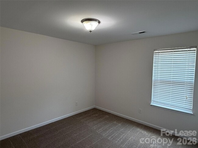 Building Photo - 4820 Lynn Lee Cir