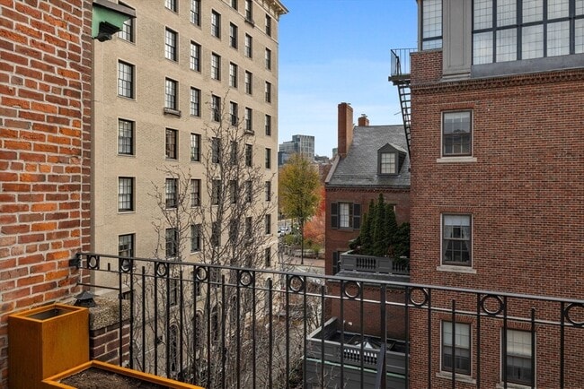 Building Photo - 2 Byron St