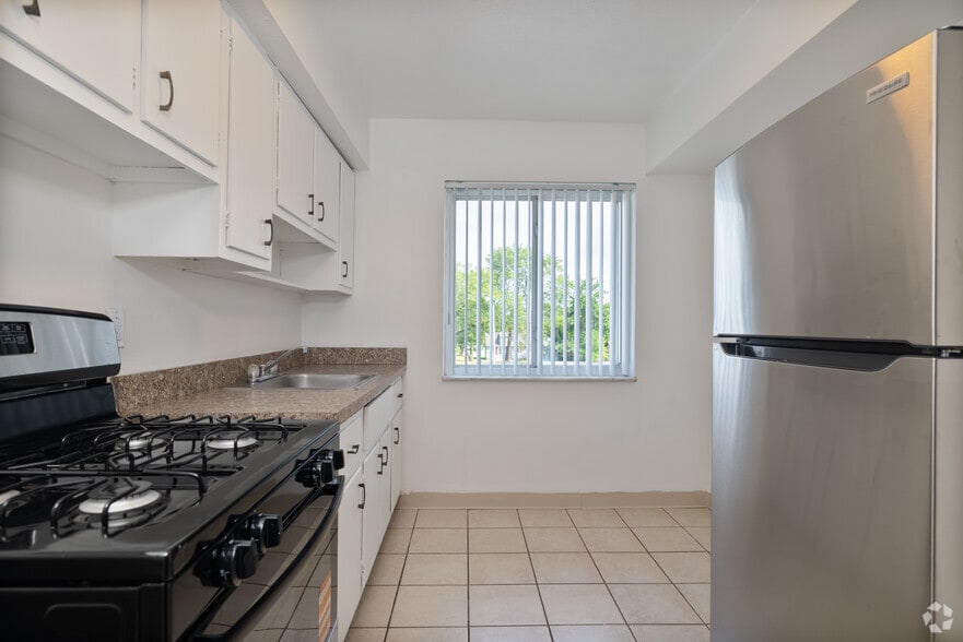 Primary Photo - Stoneybrook Apartments