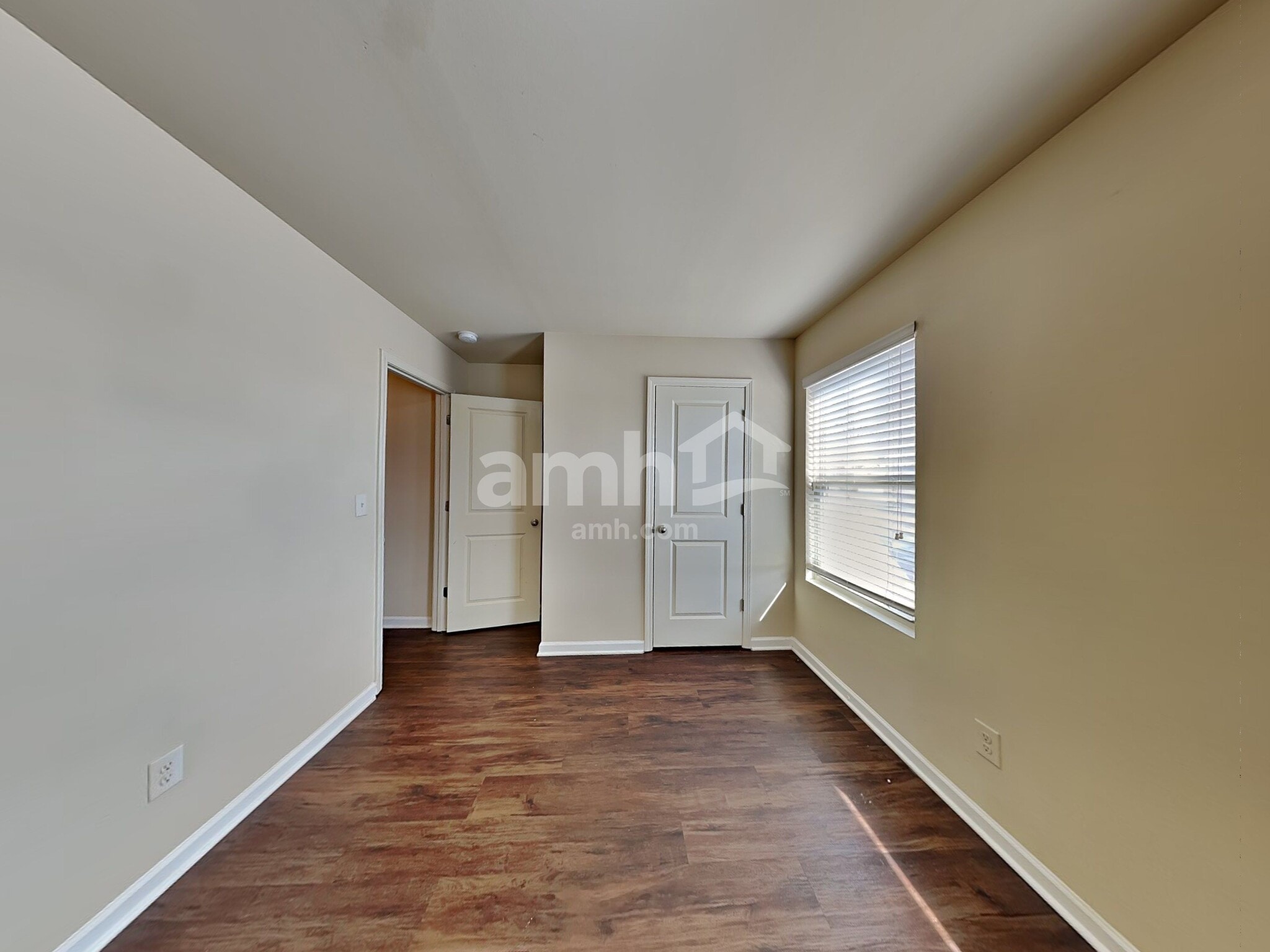 Building Photo - 4104 Dale Dr SE