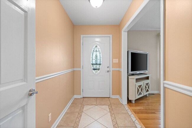 Building Photo - Move-In Special Available! Charming 3-Bedroom Home for Rent in Sango – Spacious Corner Lot