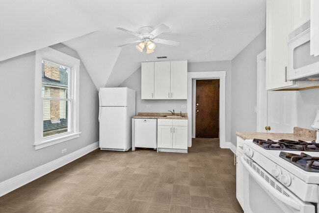 Building Photo - 1116 Darrow Ave