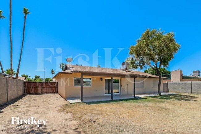 Building Photo - 4614 W Diana Ave