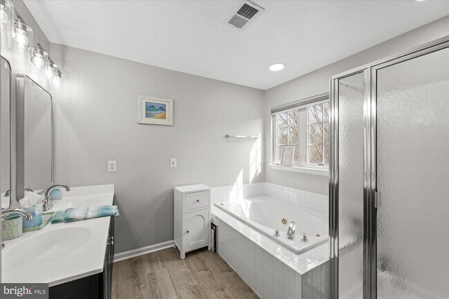 Building Photo - 5076 Grimm Dr