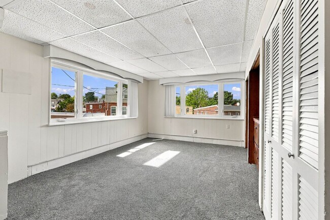 Building Photo - 849-851 Manor St