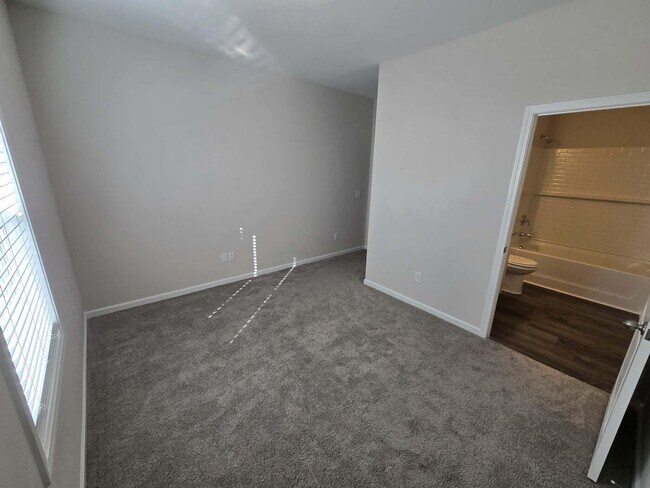 Building Photo - 966 Manitou Cir