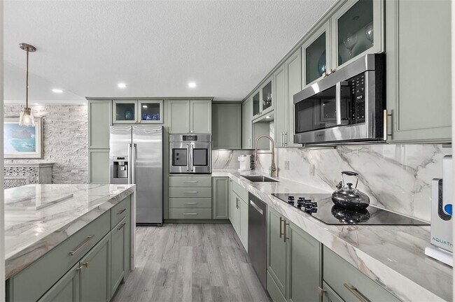 Building Photo - 1601 N Central Ave