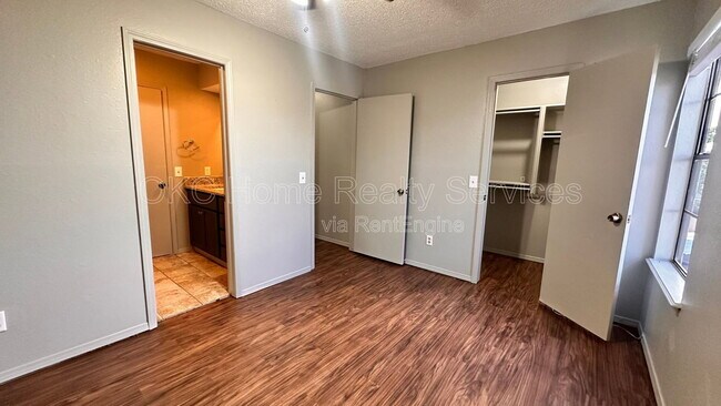 Building Photo - 6715 Lyrewood Ln