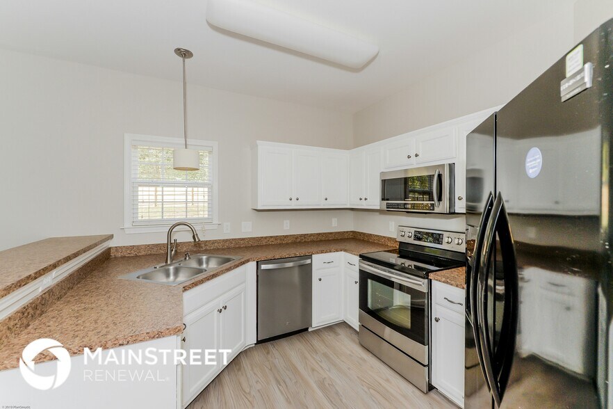 Building Photo - 3062 Romain Trail
