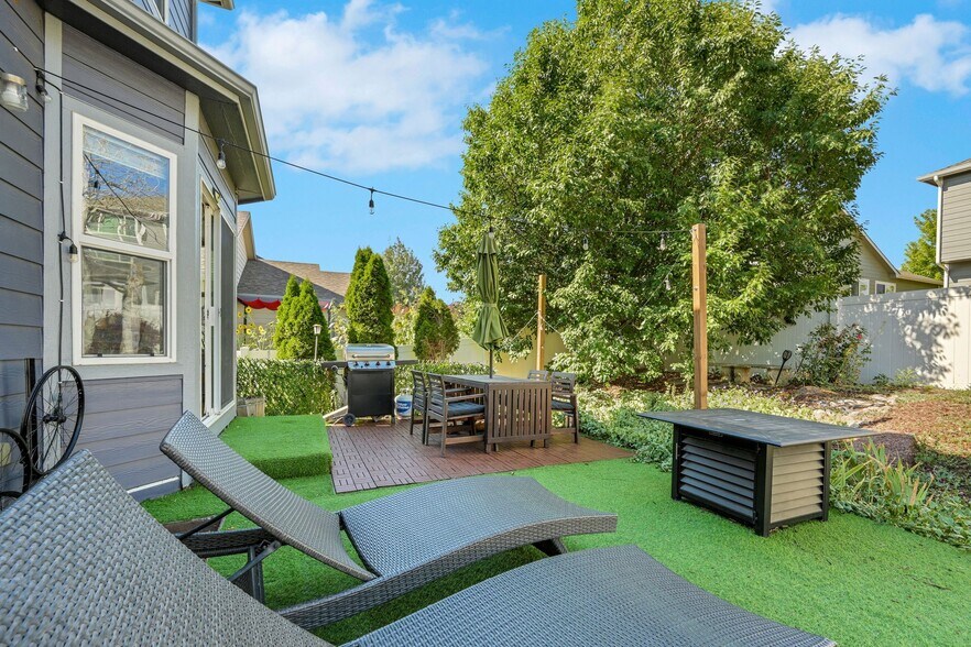 Garden - 2633 Clarion Ln
