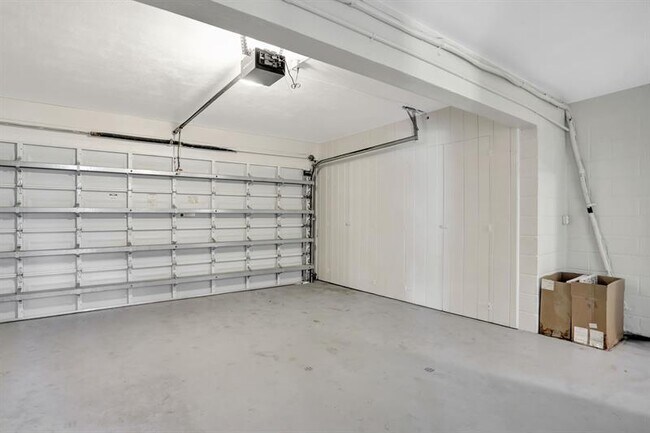 Building Photo - 2616 NE 26th Terrace