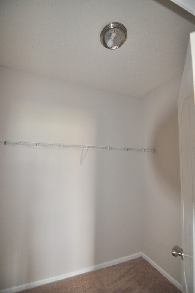 Building Photo - 44 Pine Meadows Cir