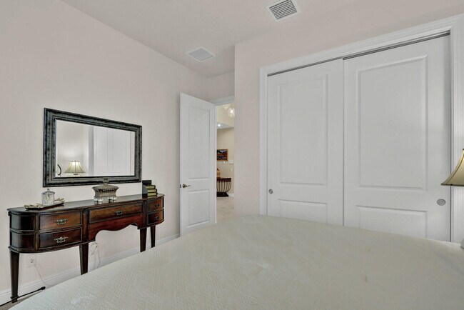 Building Photo - 9204 SW Arco Wy