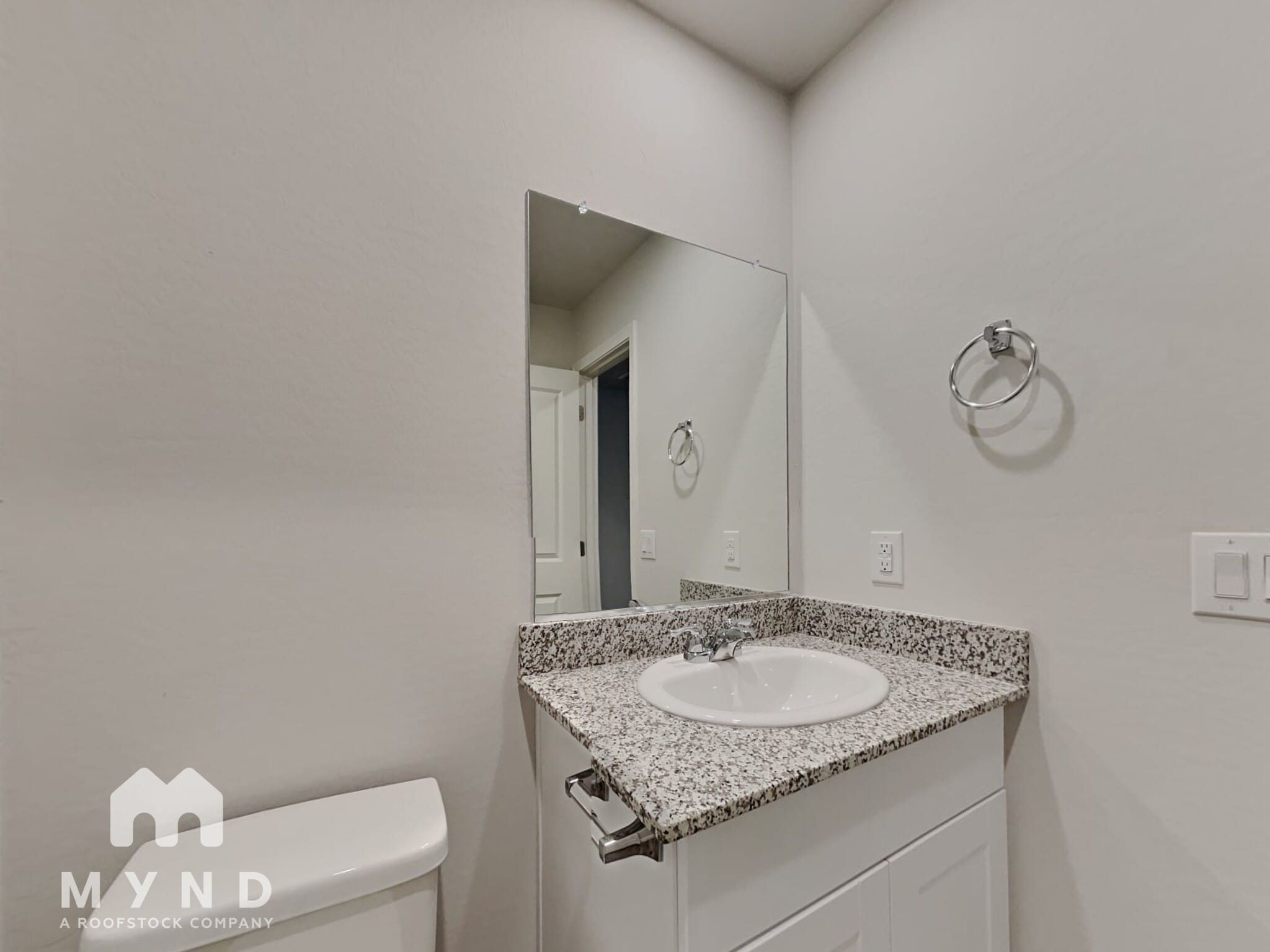 Building Photo - 10253 W Wenden Dr