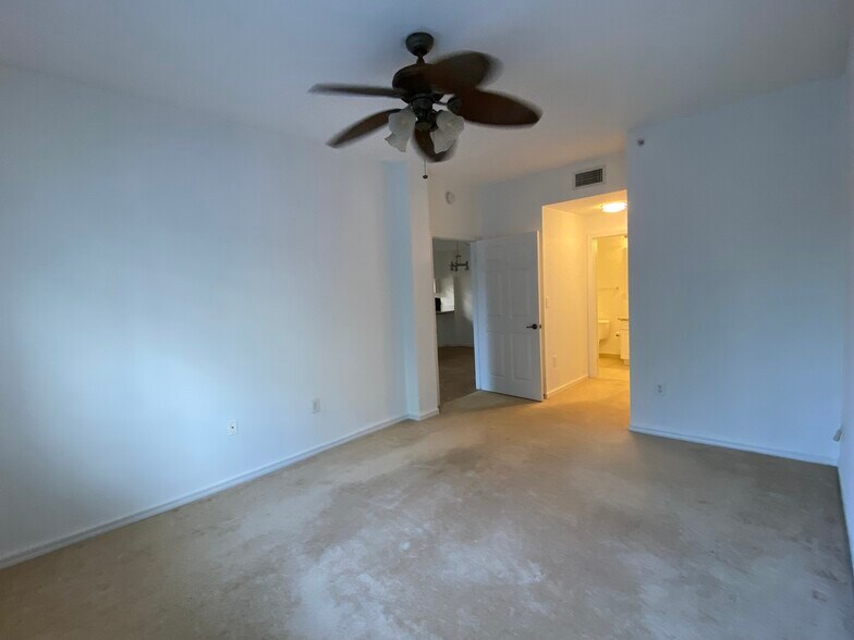 Building Photo - 2807 Veronia Dr