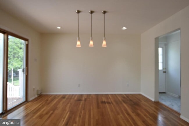 Building Photo - 4015 Heathfield Rd