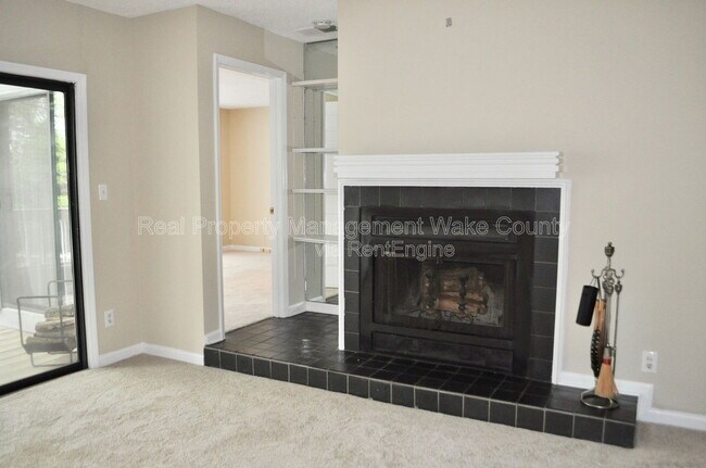 Building Photo - 700 Bishops Park Dr