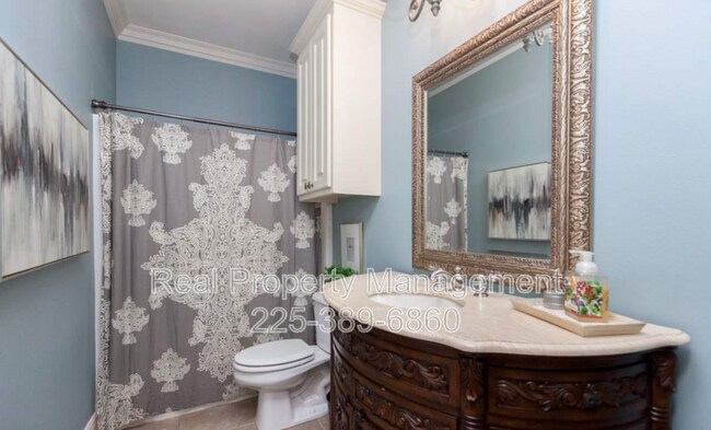 Building Photo - 9462 Country Lake Dr