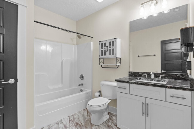 Building Photo - 240 Banyan Blvd