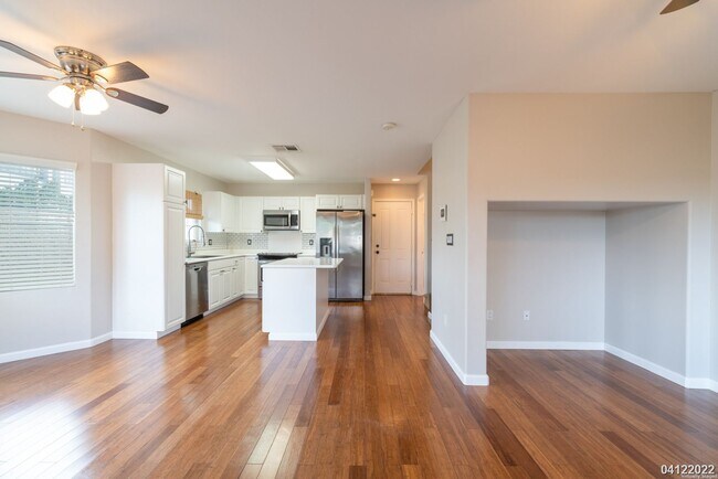 Building Photo - PRIME CORNER UNIT WITH CENTRAL AC!!! 3BR, 2.5BA WITH 2-CAR GARAGE