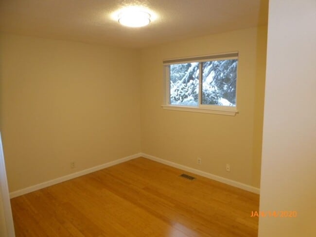 Building Photo - Charming 4 Bed 2 Bath Rambler in Sought Af...