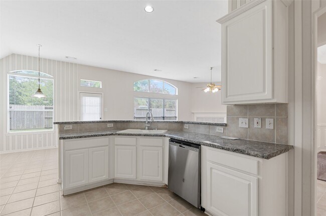 Building Photo - 18407 Timber Strand Dr