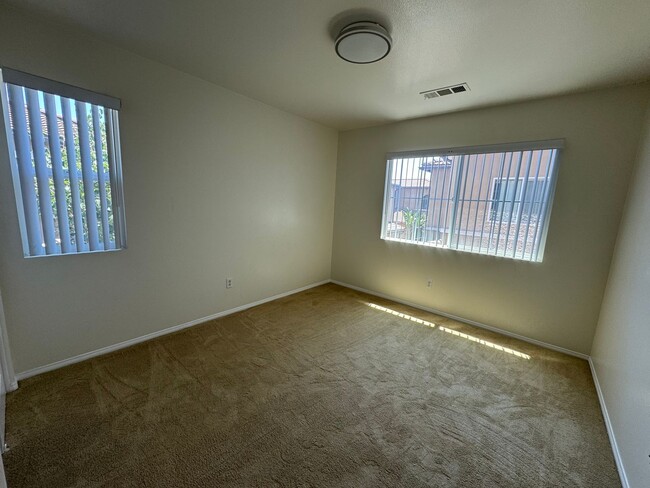 Building Photo - Welcome To Your New Home In Inglewood (Gat...