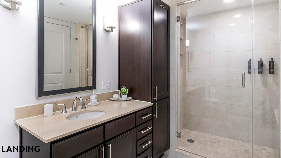 Building Photo - 777 Preston St