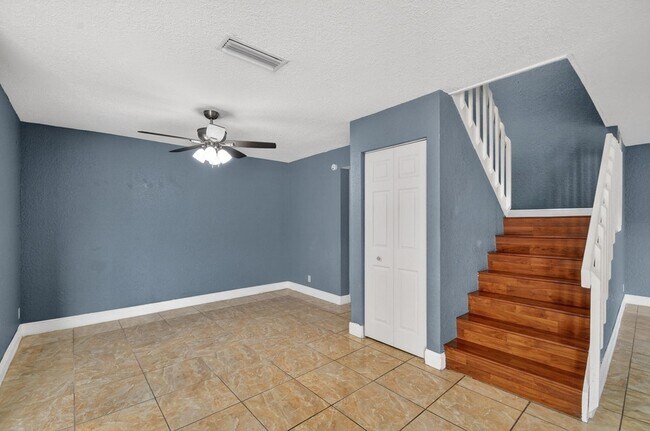 Building Photo - 320 Woodland Rd