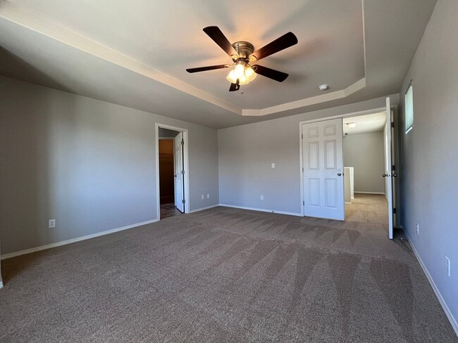 Building Photo - Lovely South Hill Home!