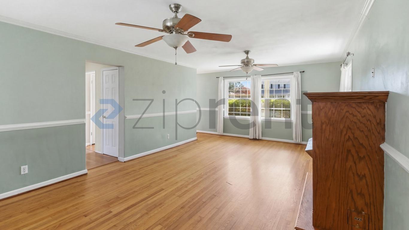 Building Photo - 324 Busher Rd