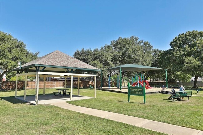Building Photo - 10511 N Shadowdale Dr