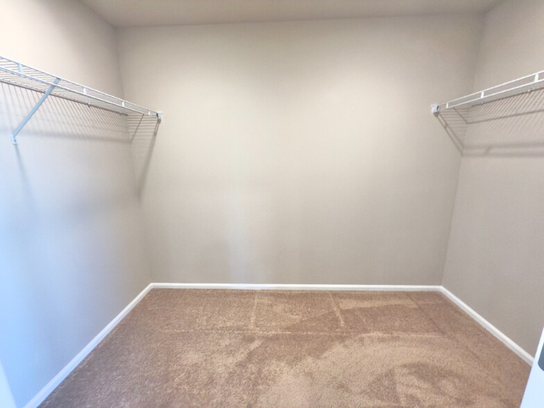 Building Photo - 3453 Juno St NE