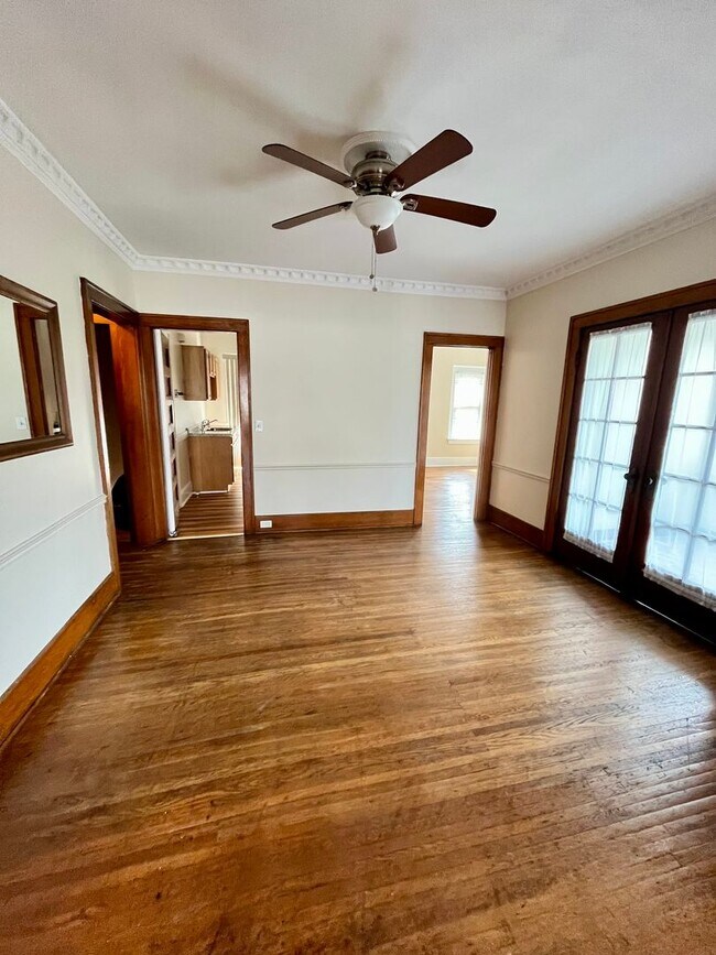 Building Photo - 1451 Hertel Ave