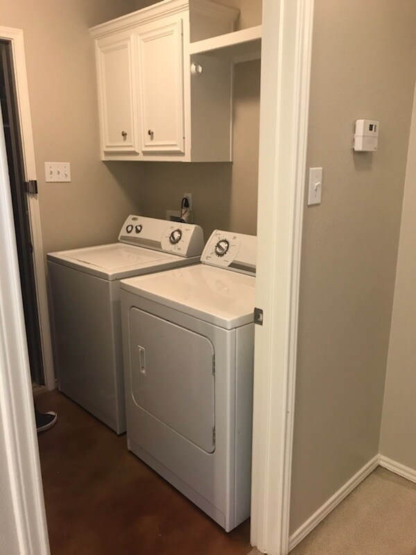 Building Photo - Comfortable & Convenient Living