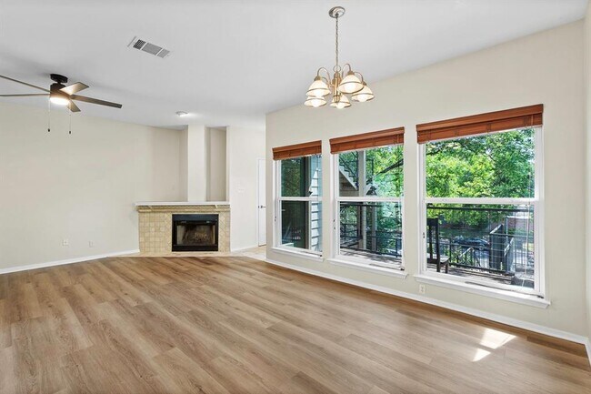 Building Photo - 6600 Valleyside Rd