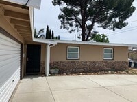 Building Photo - Beautifully Remodeled 3 Bedroom 2 Bath Hom...