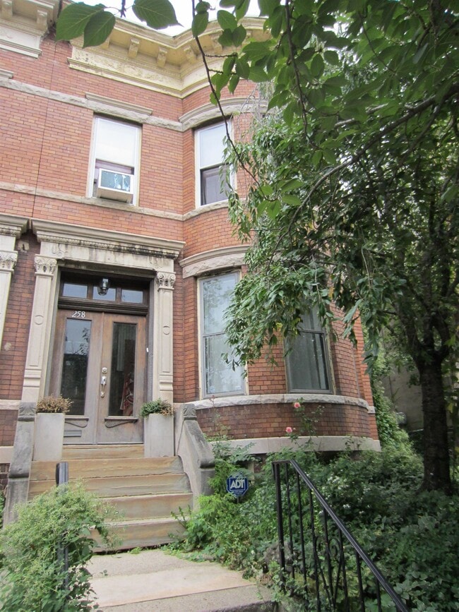 Building Photo - 258 Woodlawn Ave