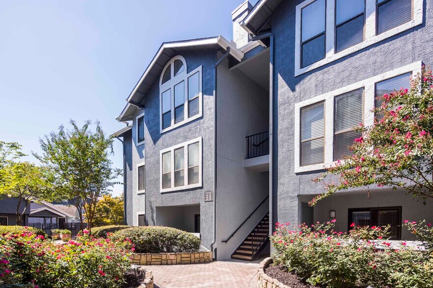 Aventura Dunwoody 6873 Peachtree Dunwoody Rd NE Sandy Springs GA