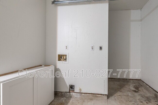 Building Photo - 9631 Ivy Bend St