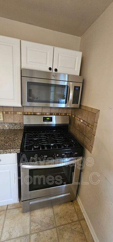 Building Photo - 4504 Terrace St