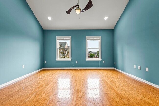 Building Photo - 235 Price Ct