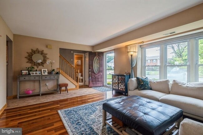 Building Photo - 104 Apley Dr